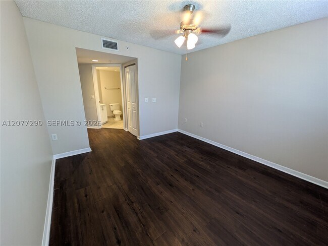 Photo - 4199 N Haverhill Rd Unit 101