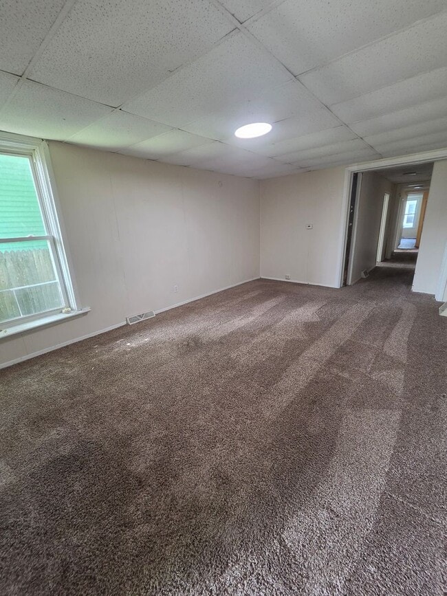 Photo - Lower 2 bedroom unit East Side