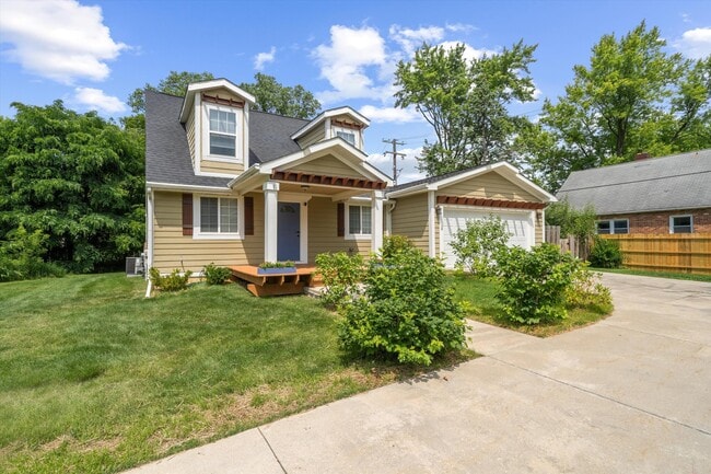 1 Maple Vlg Ct