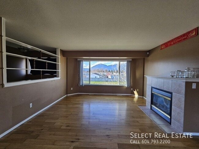 Photo - 9002 Ashwell Rd