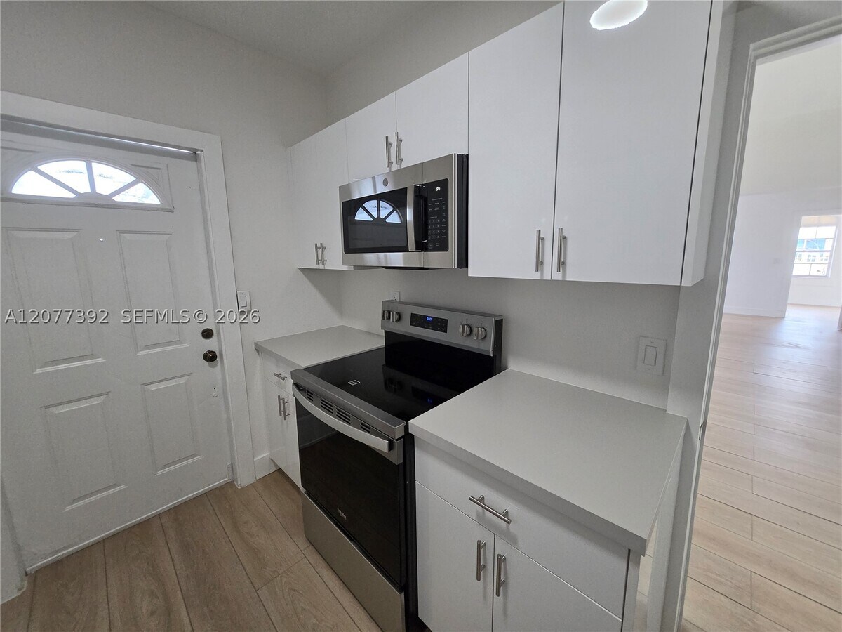 Photo - 2326 SW 9th St Unit 1