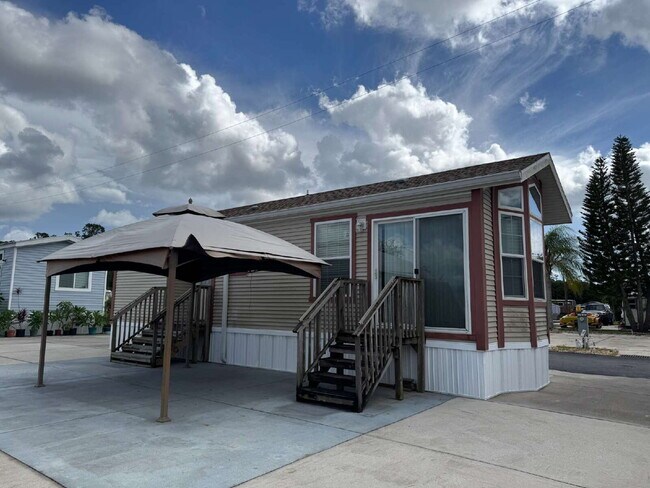 1309 Pine Island Drive N.
