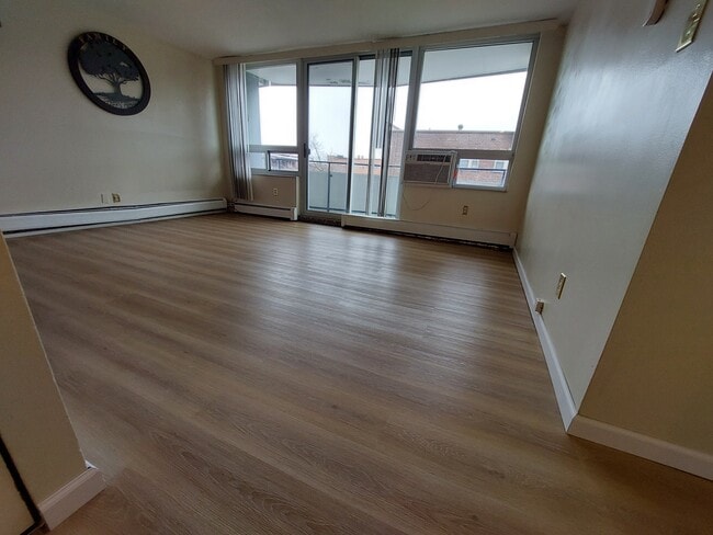 Photo - 11811 Lake Ave Unidad 403