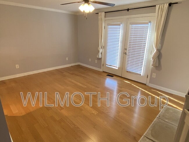 Photo - 1026 N New Jersey St