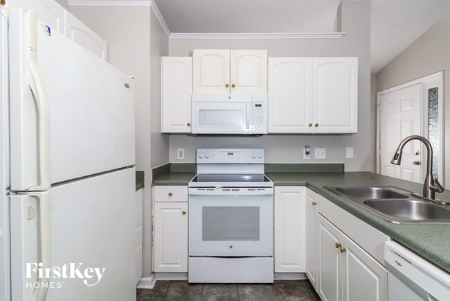 Photo - 129 Bridlewood Ave