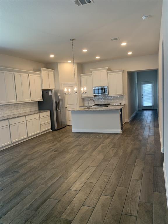 Photo - 221 Rosebush Dr