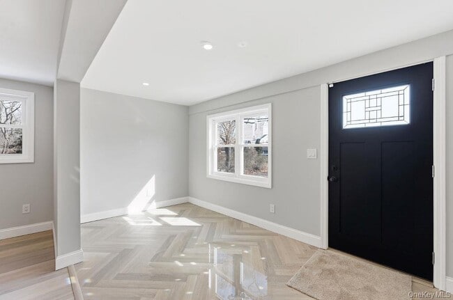 Photo - 452 Montauk Hwy