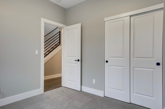 Photo - 6045 NE Flanders St Unit 6045