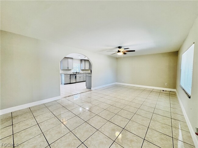 Photo - 5015 Lee Blvd