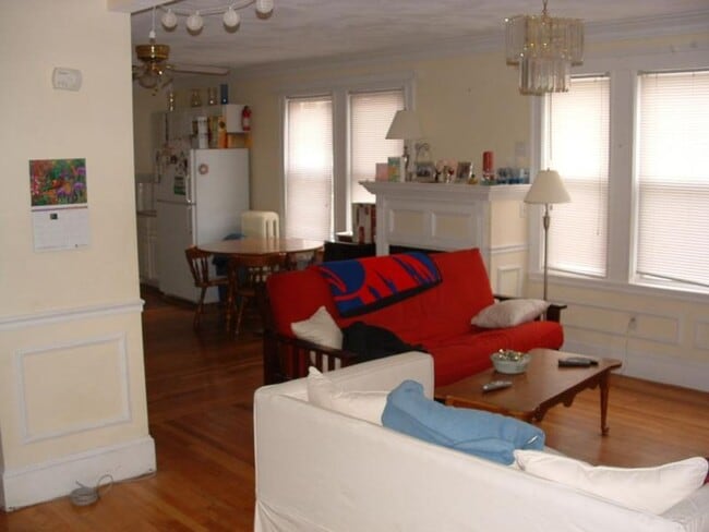 Photo - 4-BED Comm Ave - Brighton SEPT