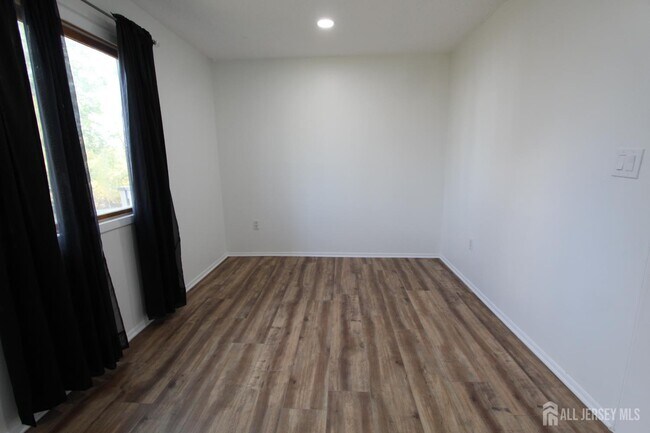 Photo - 912 Aspen Dr