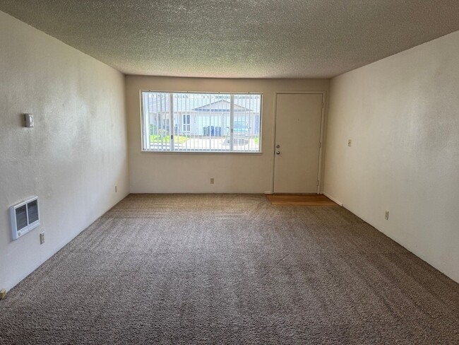 Photo - Great single level 2 bed/1 bath duplex in Thurston!