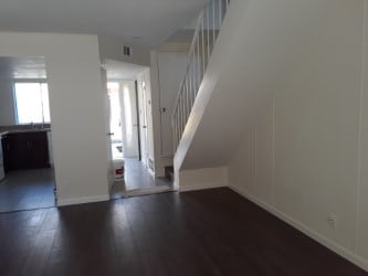 Photo - 350 Lynn Ave