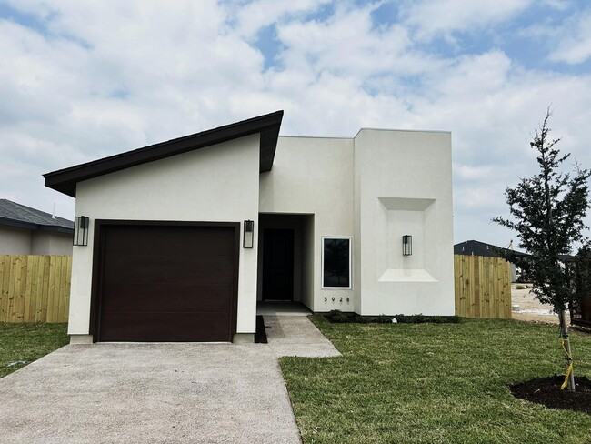 Photo - 5928 Heather Loop