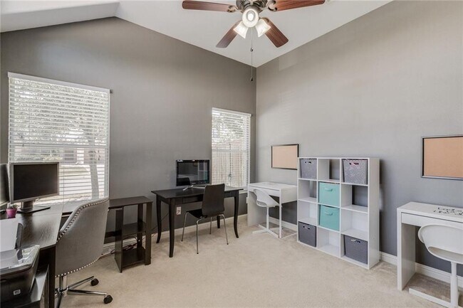 Photo - 3675 Rosalina Loop