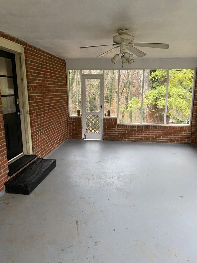 Photo - 1424 Nelson Dr