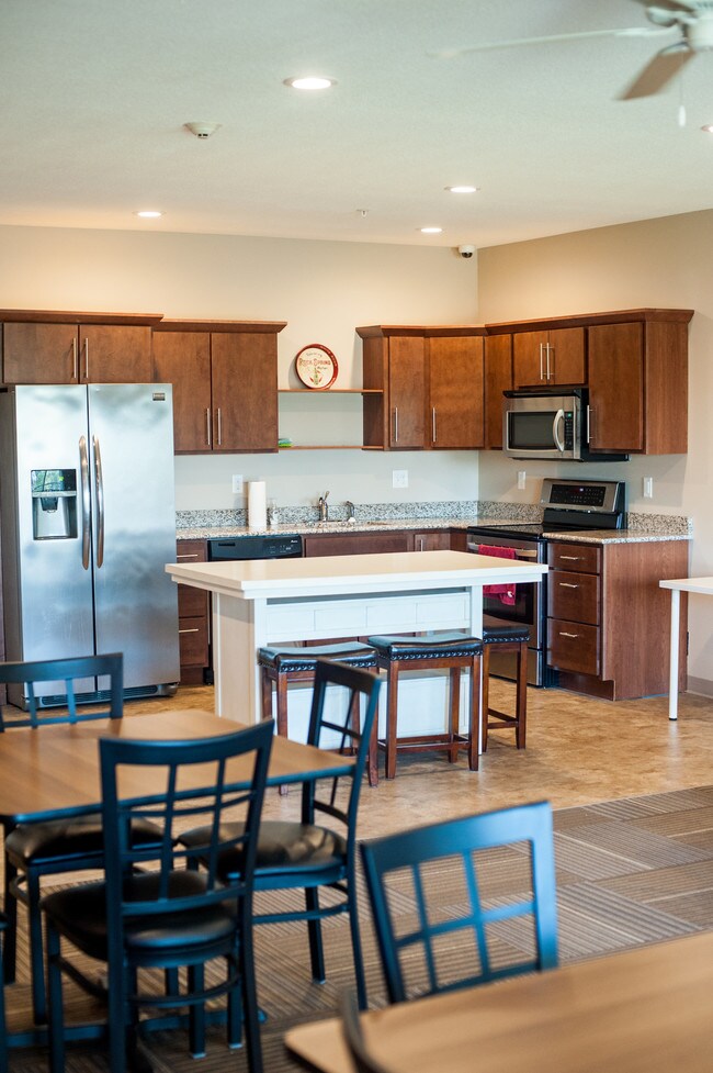 Photo - Cardinal Creek Apartments