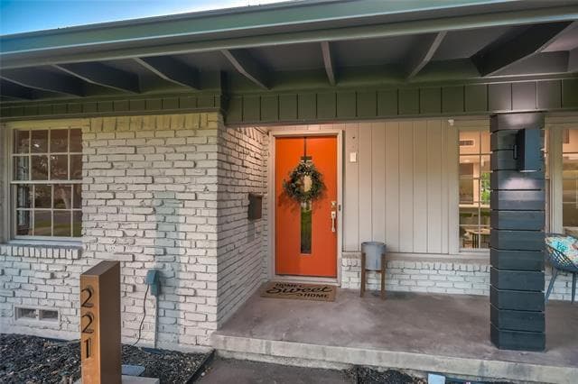 Photo - 221 Lakeridge Dr