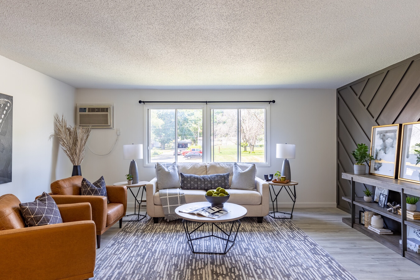 The Oaks - The Oaks Apartments