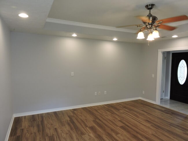 211 Westview Dr