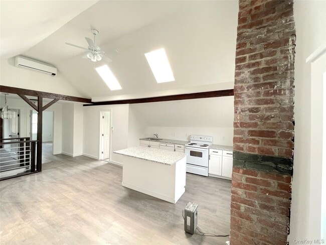 Photo - 1419 NY-376 Unit 5