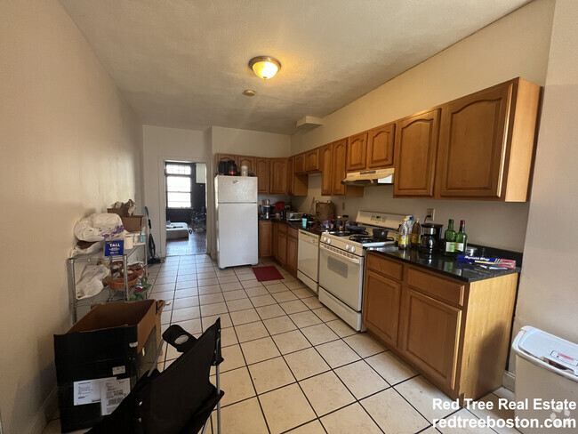 Building Photo - 1905 Beacon St Unit 2F Rental