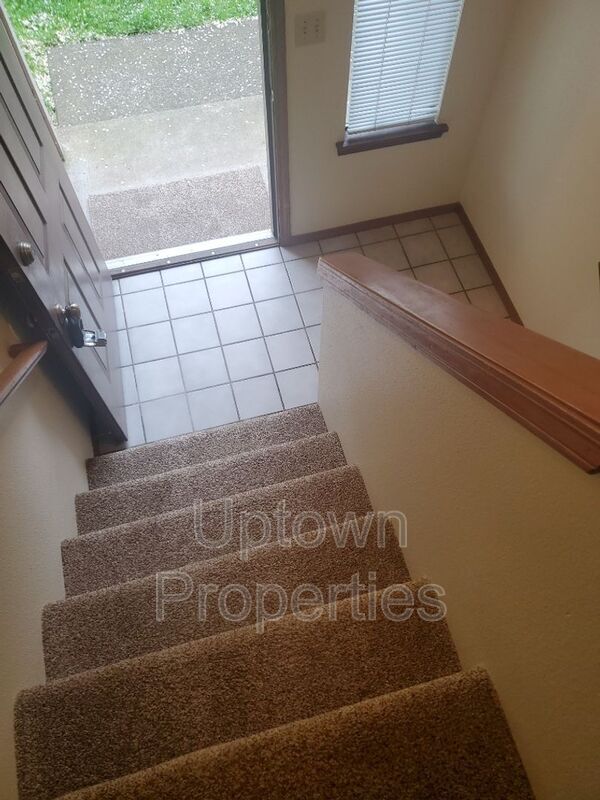 Building Photo - 1520 SW Dewitt St