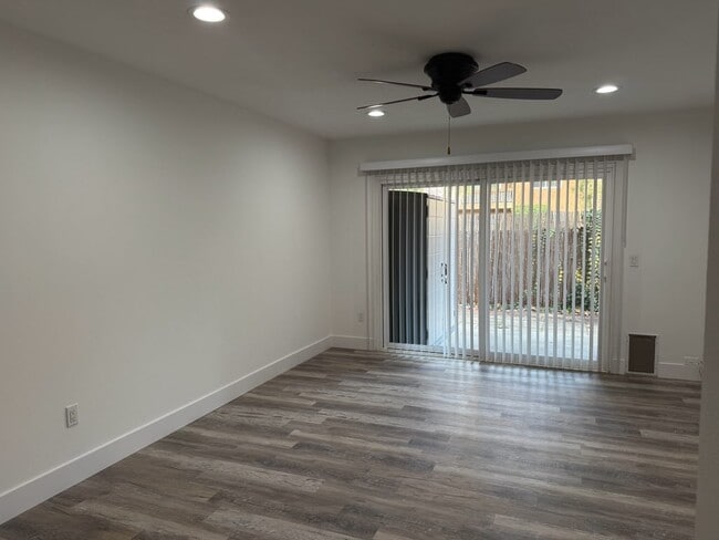 Photo - 6600 Warner Ave Unidad 119