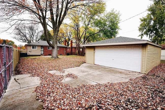 Photo - 22000 Gardner St