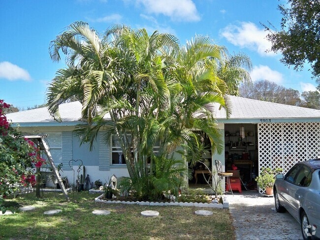 Building Photo - Charming 3 bedroom Rental