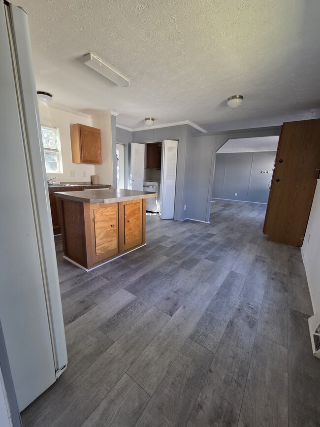 Photo - 1511 Mydland Rd