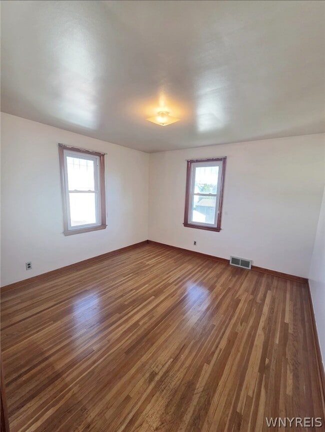 Photo - 181 Willett St