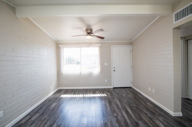 Photo - 223 5th Ave E