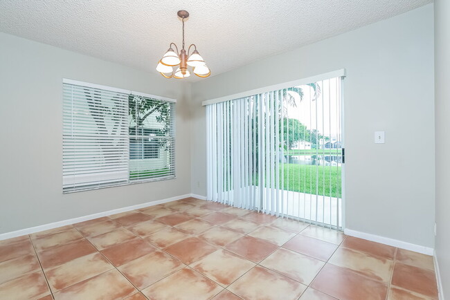 Photo - 8748 Jade Ct