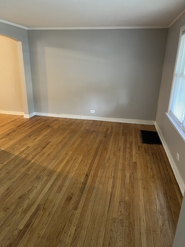 Photo - 9819 S Clyde Ave