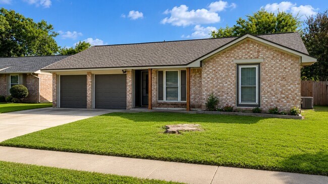 Photo - 13638 Greenridge Dr