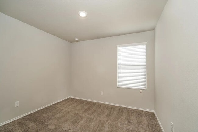 Photo - 172 Pasadena Pl