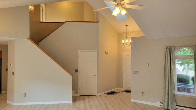 Photo - 615 Hilltop Ter Unit 615