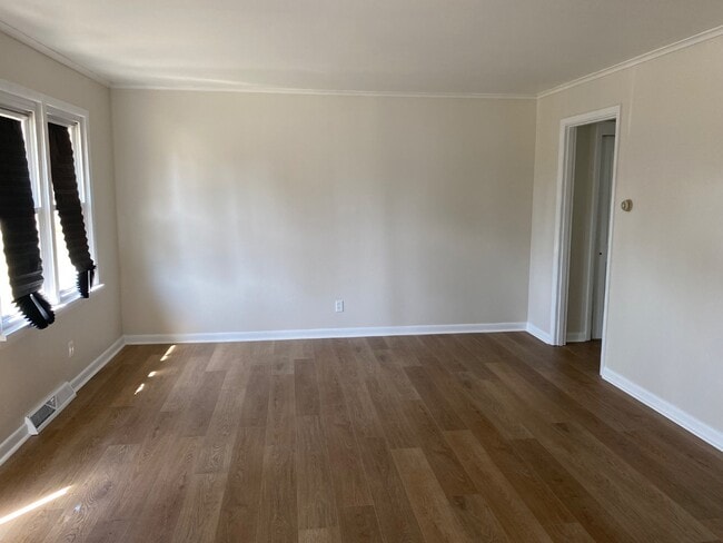 Photo - 664 N Walnut St