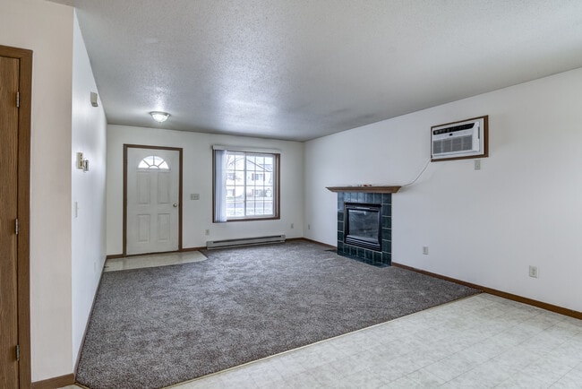 Photo - 1403 Glenn Pl