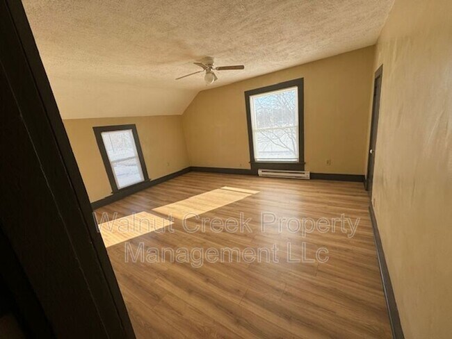 50 Walnut St Unit Up
