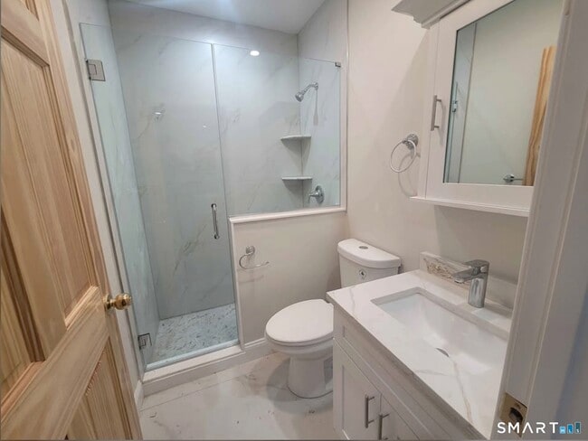 Photo - 564 Fairfield Ave