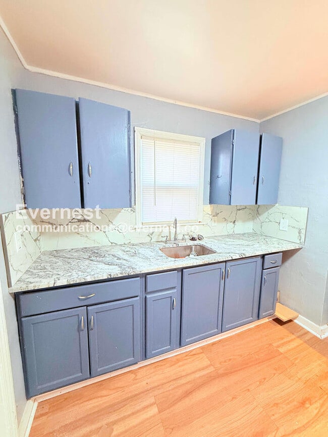 Photo - 8640 Chalmers Ave