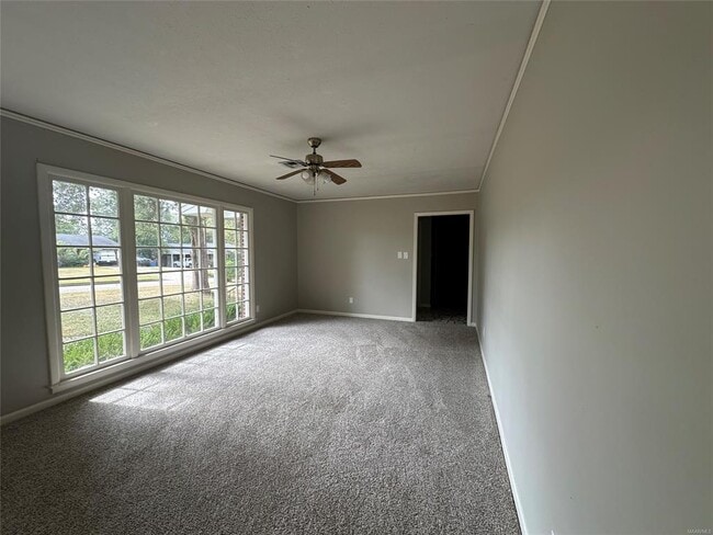 Photo - 811 Shadow Ln