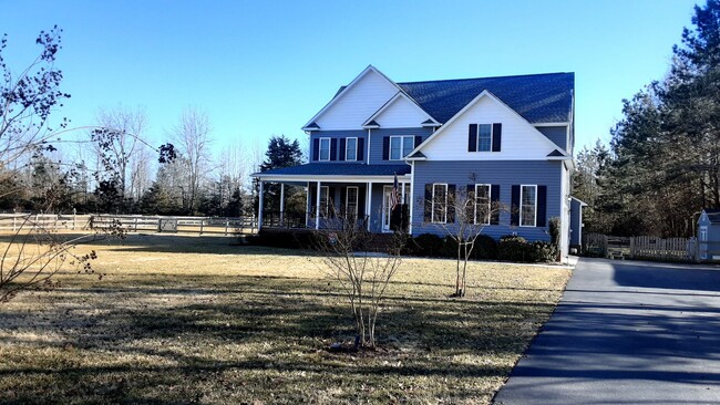 Building Photo - Country Estate Home in Ashland Area
