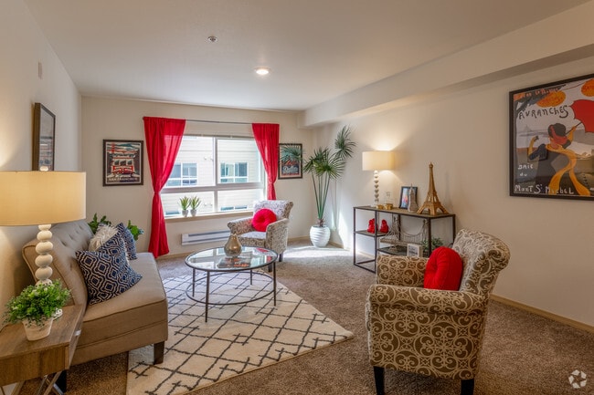 1BR, 1BA - 596 SF