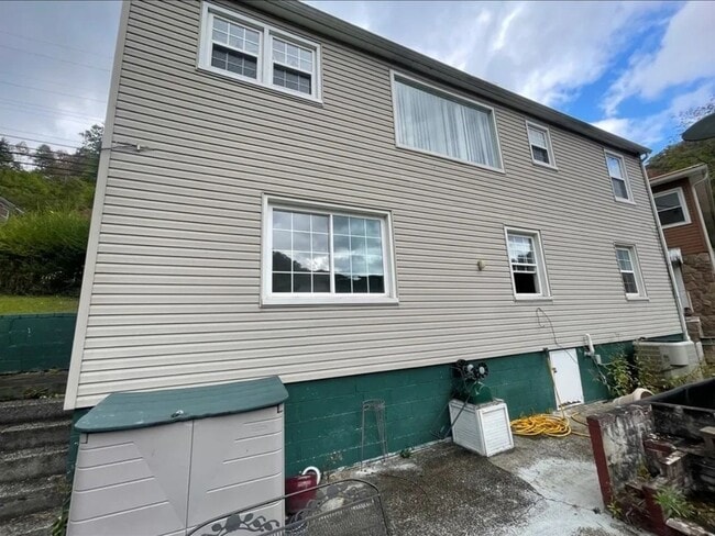 Photo - 323 Highland Ave