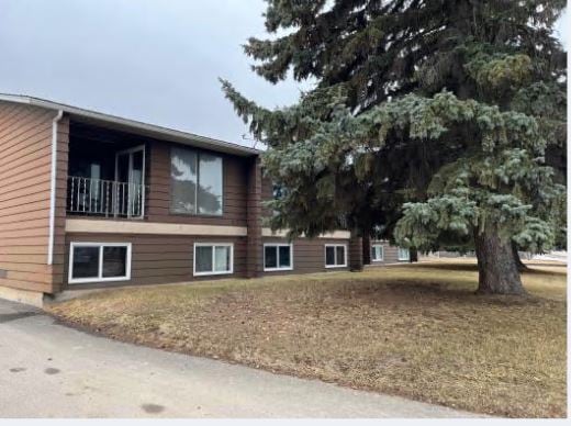 Building Photo - 3 bed 1.5 bath - Large Unit 3