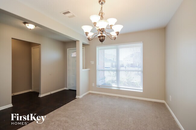Photo - 5619 Cinnamon Lake Dr