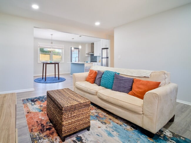 Photo - "Charming 2-Bedroom Retreat with Granite Elegance on Thornton Road!"